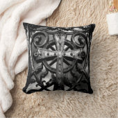 ゴシック様式の墓地クロス地下室のドア不気味 クッション (ブランケット)