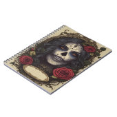 ゴシック様式の女性スカルとバラ ノートブック (左側)