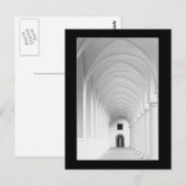 ゴシック様式の廊下のモノクロ写真 ポストカード (正面/裏面)
