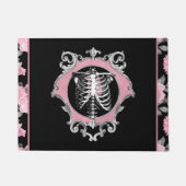 ゴシック様式の愛 |ピンクと黒のスケルトンハートフローラ ドアマット (正面)