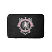 ゴシック様式の愛 |ピンクと黒のスケルトンハートフローラ バスマット (正面)