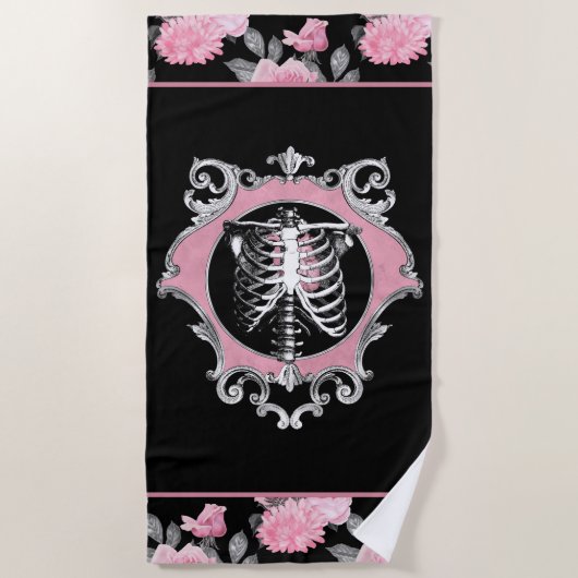 ゴシック様式の愛 |ピンクと黒のスケルトンハートフローラ ビーチタオル (正面)