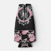 ゴシック様式の愛 |ピンクと黒のスケルトンハートフローラ ボトルクーラー (裏面)