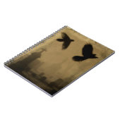 ゴシック様式の暗い光の中のカラス ノートブック (左側)