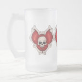 ゴシック様式の赤いハートの輪(骨とスカル) フロストグラスビールジョッキ (左)