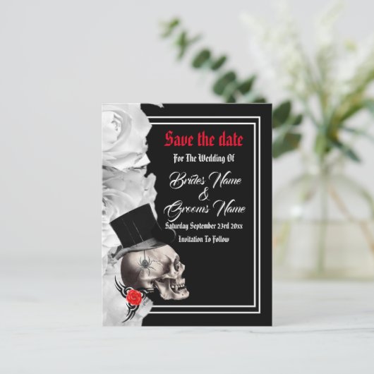 ゴシック様式バイクもしくは自転車に乗る人または石の黒い結婚式の保存日付 案内ポストカード (スタンド正面)
