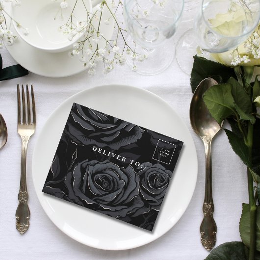 ゴシック様式ブラックバラホワイト文字フローラ背景 オールインワン招待状