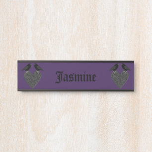 ゴシック様式ラヴェンスとブラックハートカスタム サインプレート