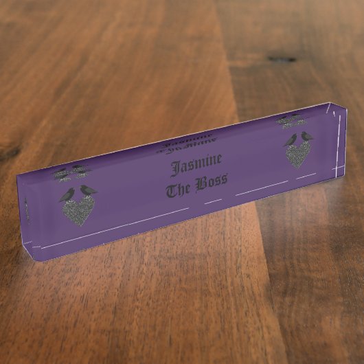 ゴシック様式ラヴェンスとブラックハートカスタム デスクネームプレート (側面)