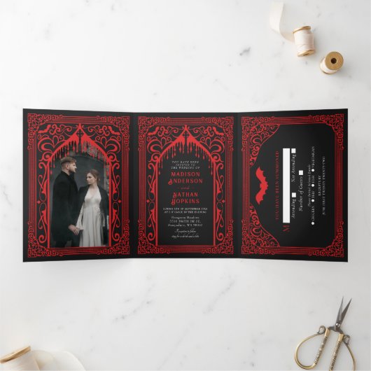 ゴシック様式ヴァンパイア大聖堂結婚式招待状 三つ折り招待状 (内部)