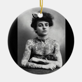 ゴシック様式入れ墨された女性および種族のハートのオーナメント セラミックオーナメント