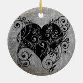 ゴシック様式入れ墨された女性および種族のハートのオーナメント セラミックオーナメント (裏面)