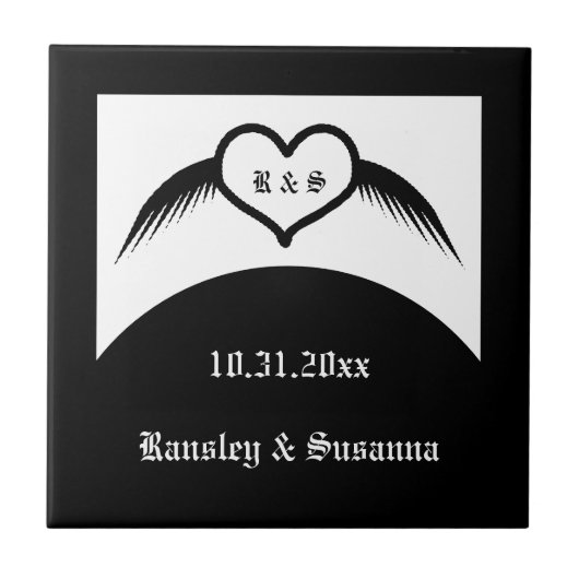 ゴシック結婚ス翼ハートカスタムモノグラムの タイル (正面)