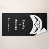 ゴシック結婚ス翼ハートカスタムモノグラムの バスタオル (バスタオル)