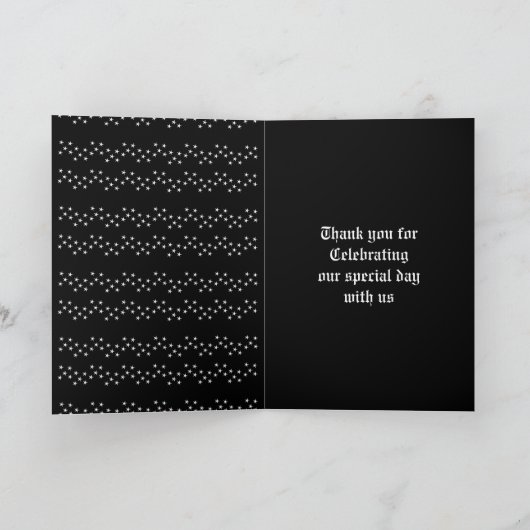 ゴシック結婚ズキスをするラヴェンスのカスタムウェディング カード (内部)