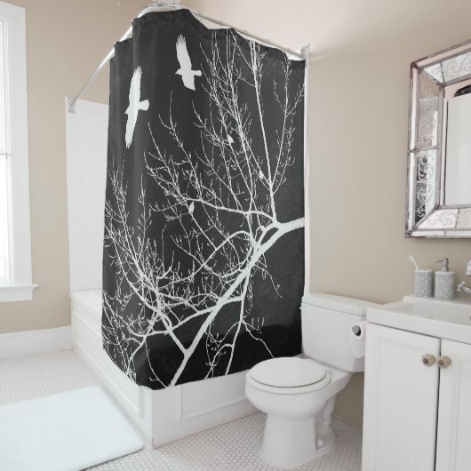 ゴシック風のカラスと木の風景写真 シャワーカーテン (インサイチュ)