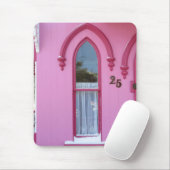 ゴシック風の窓と雪 – マーサのブドウ畑 マウスパッド (マウス)