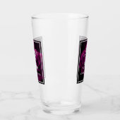 ゴシック風の紫色がかった赤いバラの花結婚の タンブラーグラス (左)