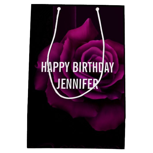 ゴシック風の紫色がかった赤バラの花の誕生日 ミディアムペーパーバッグ (裏面)