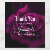 ゴシック風の紫色がかった赤バラの花の誕生日 ワインラベル (シングルラベル)