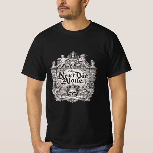 ゴシック スカルデザインTシャツ「Never Die Alone」 Tシャツ (正面)