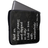 ゴシック デッド ローズとポーの名言 ラップトップスリーブ (正面右)