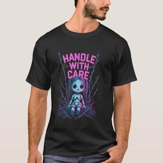 ゴシッ気にク人形の持ち手ジライ慶 Tシャツ (正面)