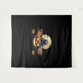 ゴストリー・スロッスのミッドナイトクラシック・ハントTシャツ タペストリー (正面(横))