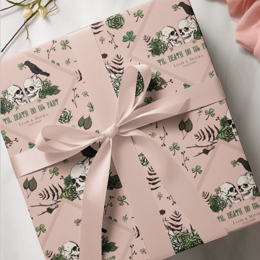 ゴス風セントパトリックデーの花のドクロ アイリッシュウェディング ラッピングペーパー