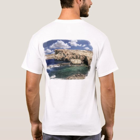 ゴゾ島のAzure Window Attraction Tシャツ (裏面)