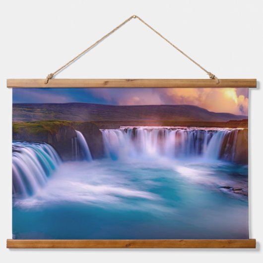 ゴダフスの滝、アイスランドの美しい風景 吊り下げ型タペストリー (正面)