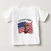 ゴッド・クロス&アメリカ国旗を持つアメリカを祝福 ベビーTシャツ (正面)