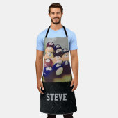 ゴツゴツしたビリヤードクールの男子スポーツ趣味 エプロン (着用した状態)