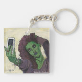ゴブリン女の子の携帯電話セルフィーグラフィックキーチェーン キーホルダー (裏面)