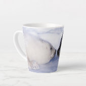 ゴマフアザラシの親子 カフェラテマグ (左アングル)