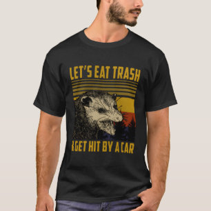ゴミを食べ出して車のオポッサムに当たる Tシャツ
