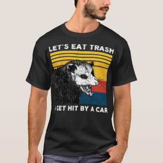 ゴミを食べ出して車のオポッサムヴィンテージに当たる Tシャツ