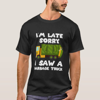 ゴミ収集車がゴミをリサイクルするのを見た Tシャツ