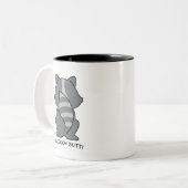 ゴミ捨てパンダのシェナニガン!🦝😂 ツートーンマグカップ (正面左)