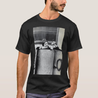 ゴミ箱の中のキャリー・フィッシャー Tシャツ