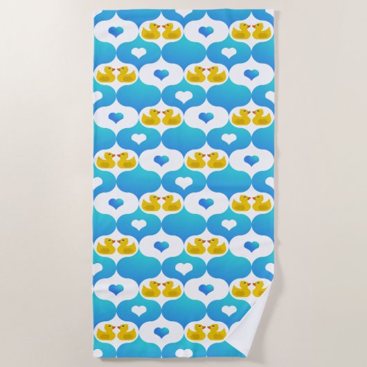 ゴム製のアヒルとハートイエローとブルー ビーチタオル (正面)