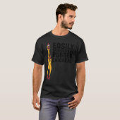 ゴム製のニワトリに気を取られやすい Tシャツ (正面フル)