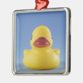 ゴム製アヒルのクローズアップ メタルオーナメント (左)