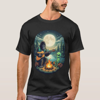 ゴリラがエイリアンとギターを演奏 Tシャツ