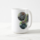 ゴリラを見ると笑顔になる コーヒーマグカップ (正面右)