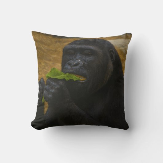ゴリラグレース – リアル野生生物ポートレート クッション (正面)
