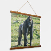 ゴリラ・ロープがパワフルなフレームを表示 吊り下げ型タペストリー (傾斜あり)