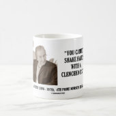 ゴルダ・メイア手によってくいしばられる握りこぶしを揺することができません コーヒーマグカップ (中央)