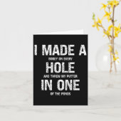 ゴルフおもしろい1人のゴルファーのゴルフ場に穴を開けた カード (黄色い花)