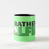 ゴルフのゴルフパッ遊トの穴を一つにしているの ツートーンマグカップ (中央)